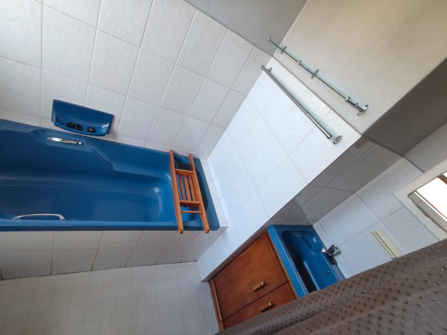 To Let 2 Bedroom Property for Rent in Mossel Bay Central Western Cape